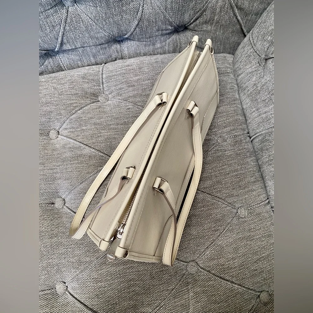Louis Vuitton Cream Epi Leather Shoulder Tote with Matching Wallet